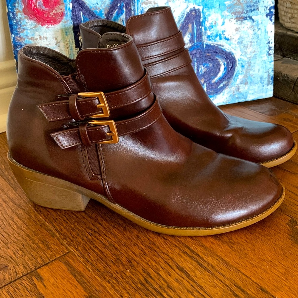 lolla bacchi Brown Ankle Boots straps with Gold Tone buckles Zip Sz 6-6.5